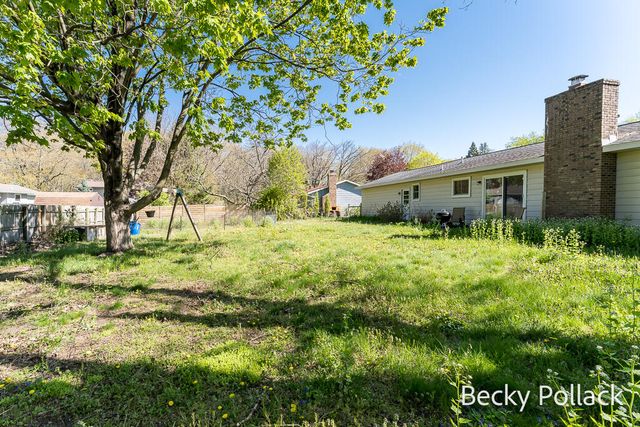 338 N 145th Avenue, Park Twp, MI 49424