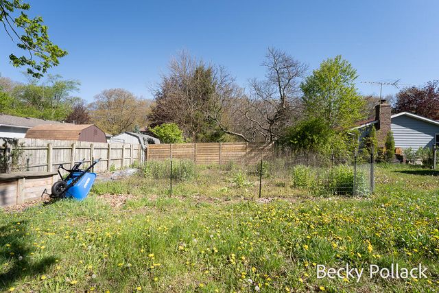 338 N 145th Avenue, Park Twp, MI 49424
