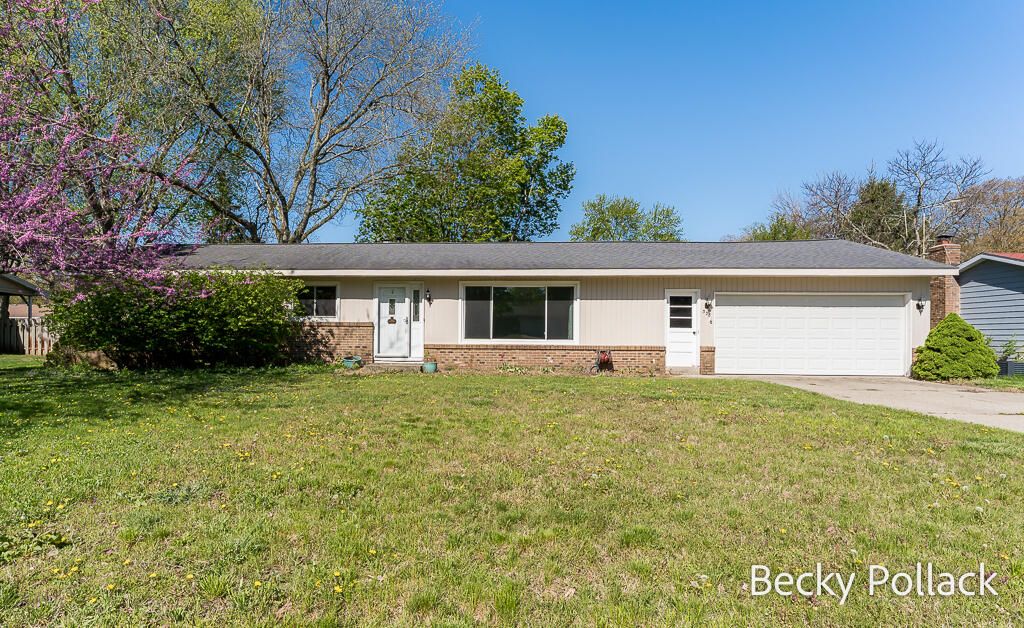 338 N 145th Avenue, Park Twp, MI 49424