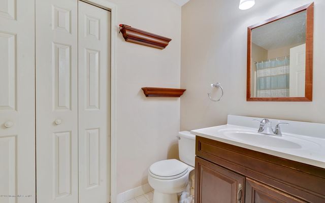51 Richmond Court, Tinton Falls, NJ 07712