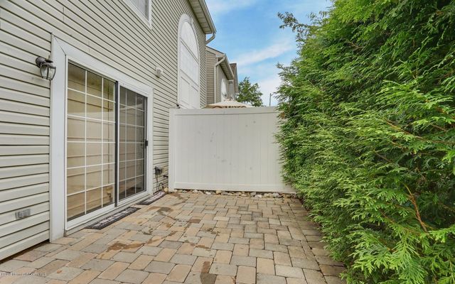 51 Richmond Court, Tinton Falls, NJ 07712