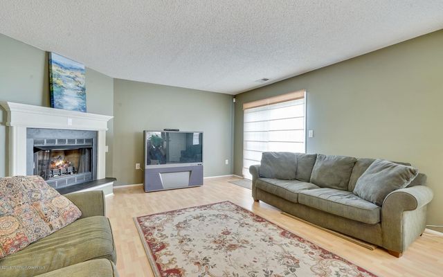 51 Richmond Court, Tinton Falls, NJ 07712