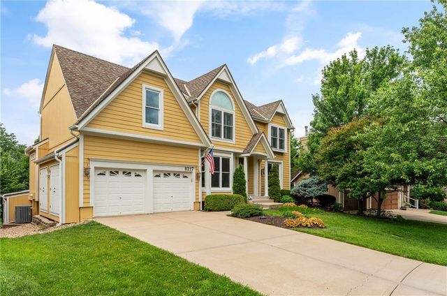 8217 W 146th Terrace, Overland Park, KS 66223