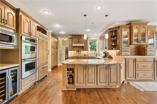 8217 W 146th Terrace, Overland Park, KS 66223