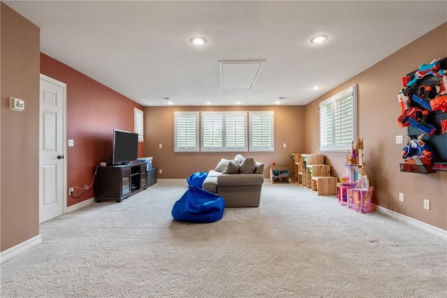 8217 W 146th Terrace, Overland Park, KS 66223