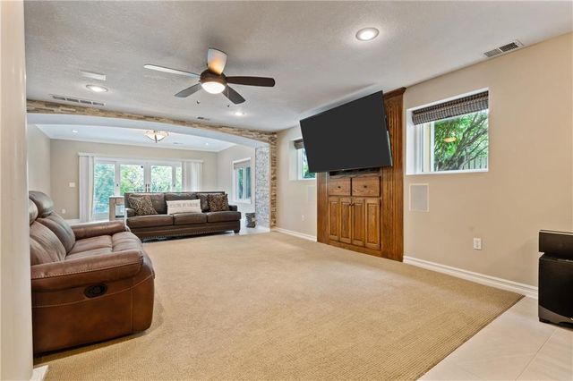 8217 W 146th Terrace, Overland Park, KS 66223
