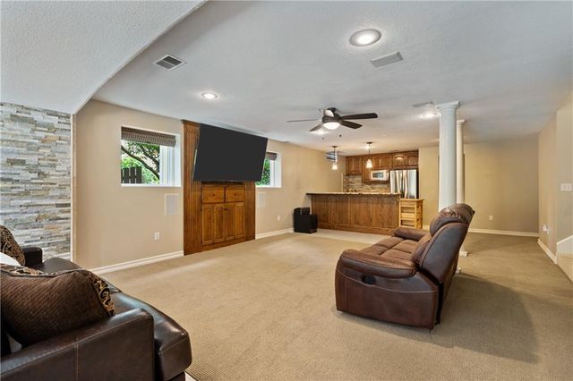 8217 W 146th Terrace, Overland Park, KS 66223
