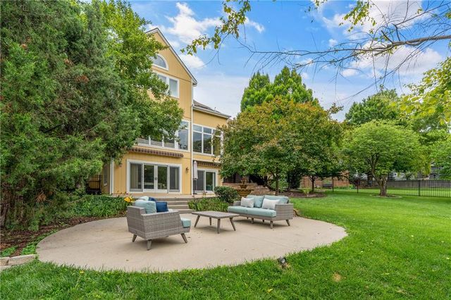 8217 W 146th Terrace, Overland Park, KS 66223