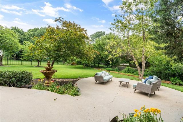 8217 W 146th Terrace, Overland Park, KS 66223