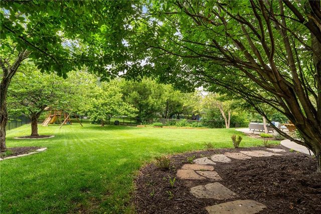 8217 W 146th Terrace, Overland Park, KS 66223