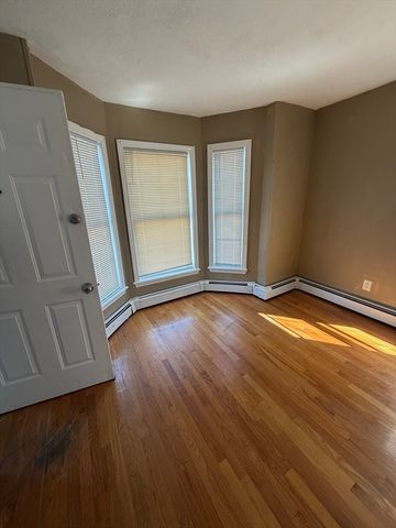 10 Neptune St Ct 2, Lynn, MA 01905