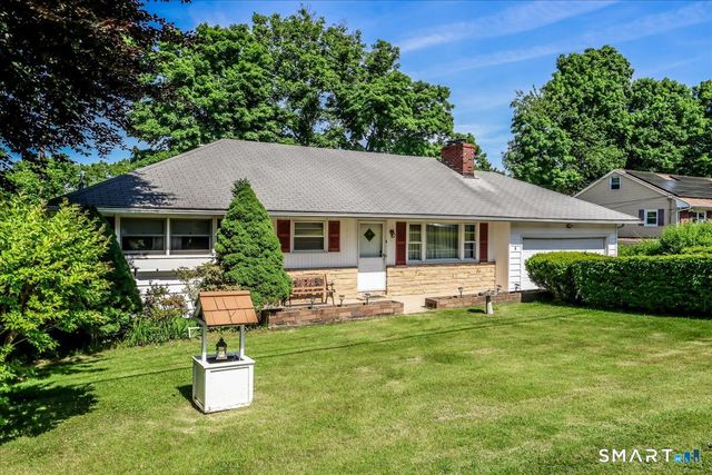 9 Manning Street, New Fairfield, CT 06812