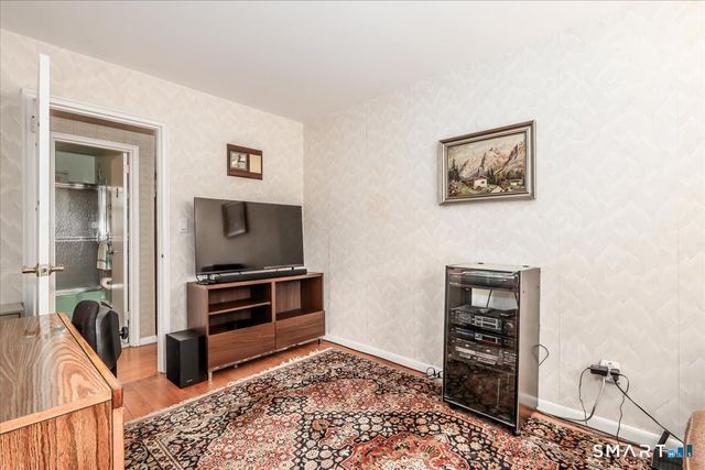 9 Manning Street, New Fairfield, CT 06812