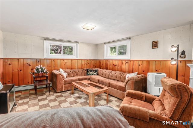 9 Manning Street, New Fairfield, CT 06812