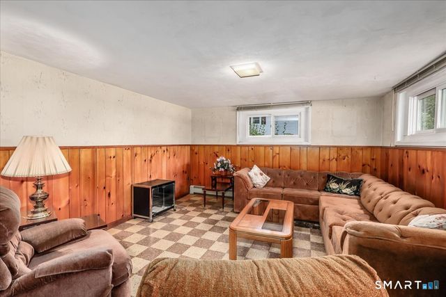 9 Manning Street, New Fairfield, CT 06812