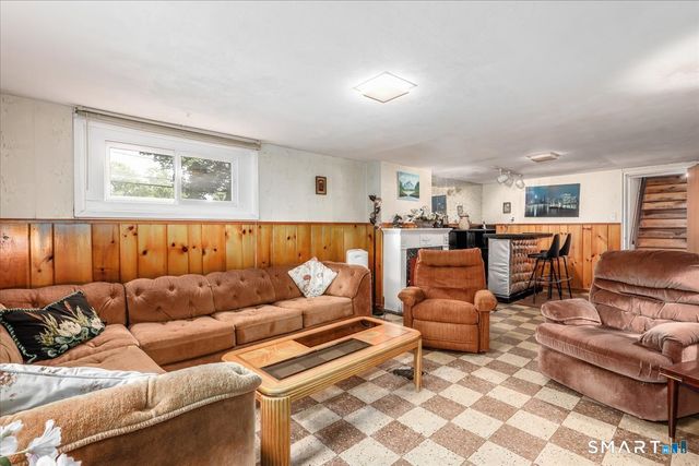 9 Manning Street, New Fairfield, CT 06812