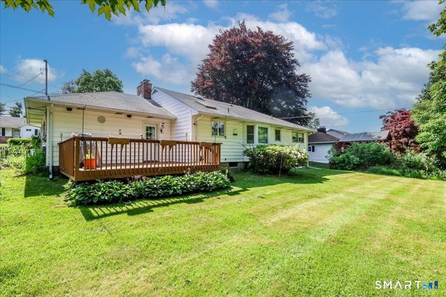 9 Manning Street, New Fairfield, CT 06812