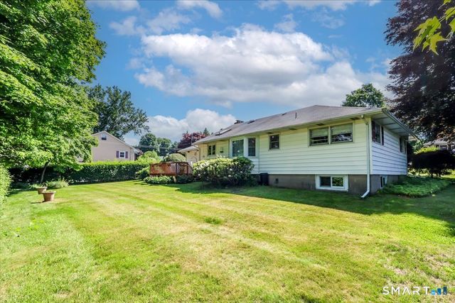 9 Manning Street, New Fairfield, CT 06812