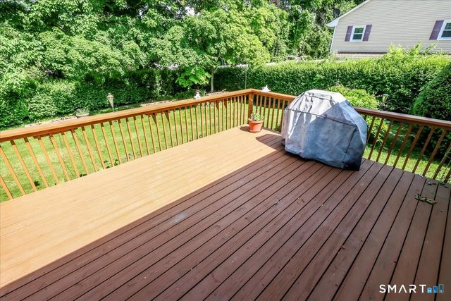 9 Manning Street, New Fairfield, CT 06812