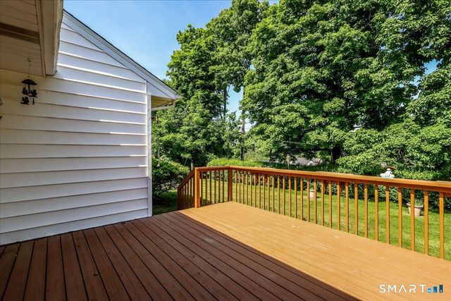 9 Manning Street, New Fairfield, CT 06812