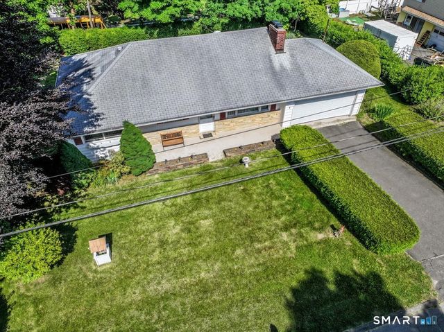 9 Manning Street, New Fairfield, CT 06812
