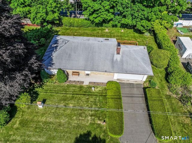 9 Manning Street, New Fairfield, CT 06812