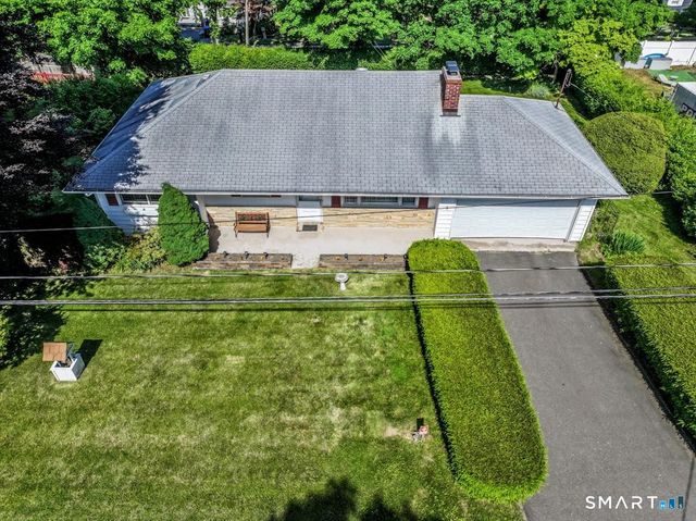 9 Manning Street, New Fairfield, CT 06812
