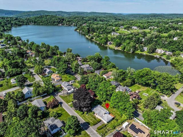 9 Manning Street, New Fairfield, CT 06812