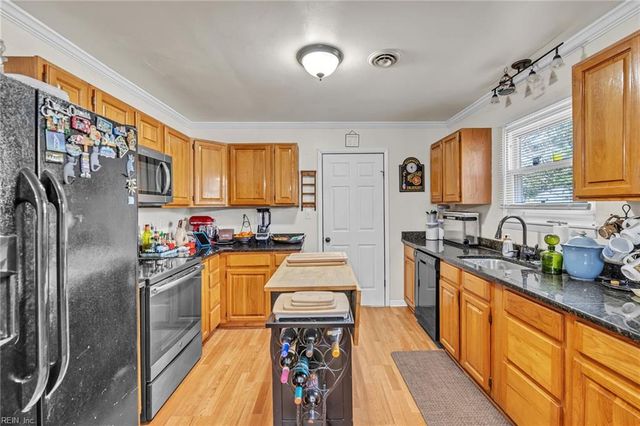 3128 Dunworken DR, Chesapeake, VA 23321