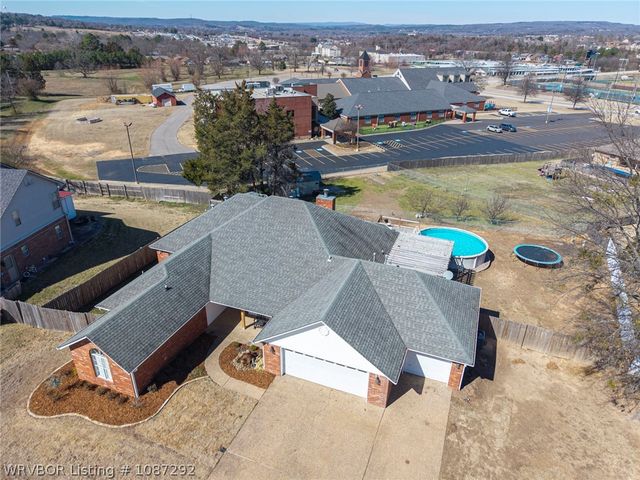 1815 Heritage Drive, Van Buren, AR 72956