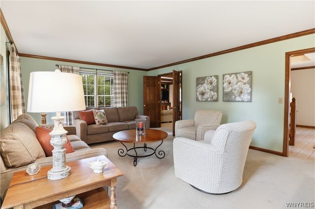 69 Middlebury Road, Orchard Park, NY 14127