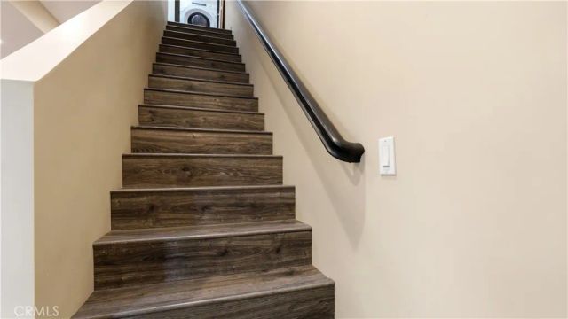 14256 Victory Boulevard 3, Van Nuys, CA 91401