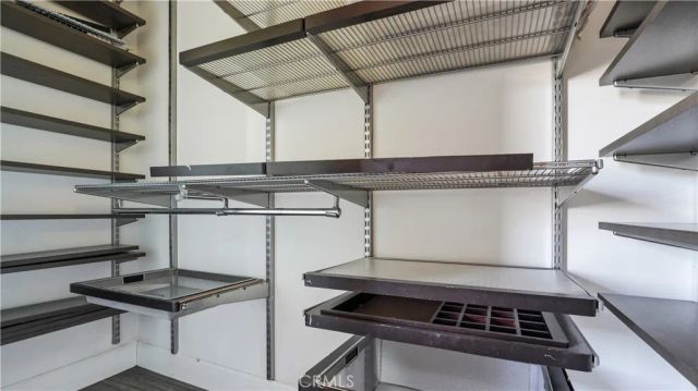 14256 Victory Boulevard 3, Van Nuys, CA 91401