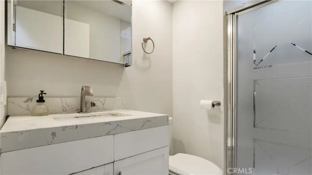 14256 Victory Boulevard 3, Van Nuys, CA 91401