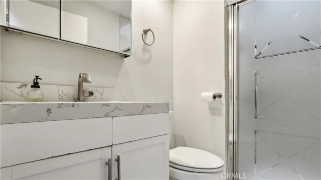 14256 Victory Boulevard 3, Van Nuys, CA 91401