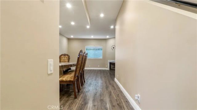 14256 Victory Boulevard 3, Van Nuys, CA 91401