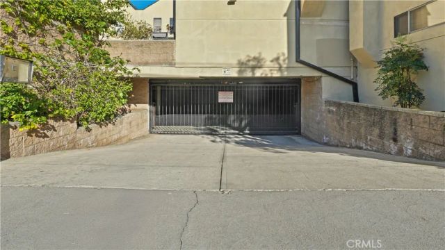 14256 Victory Boulevard 3, Van Nuys, CA 91401