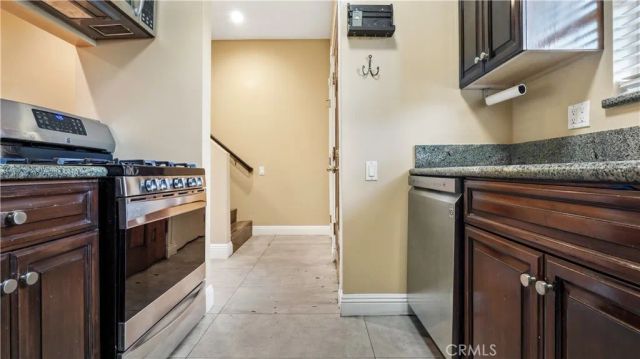 14256 Victory Boulevard 3, Van Nuys, CA 91401