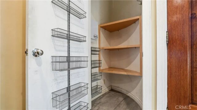 14256 Victory Boulevard 3, Van Nuys, CA 91401
