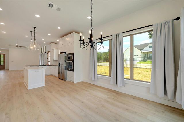 2 Cherokee TRL, Wimberley, TX 78676