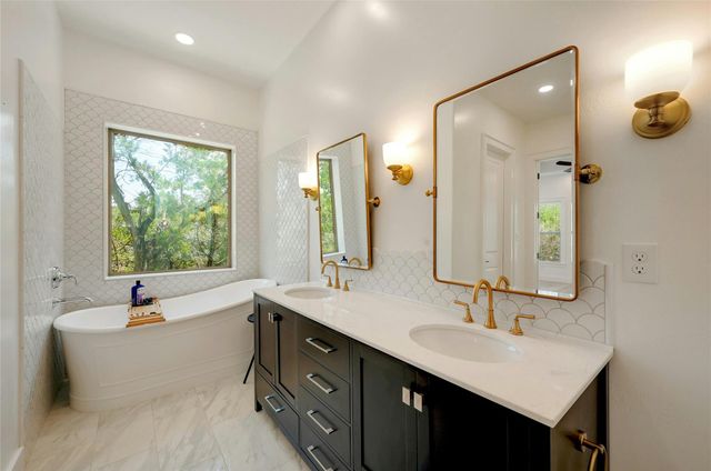 2 Cherokee TRL, Wimberley, TX 78676