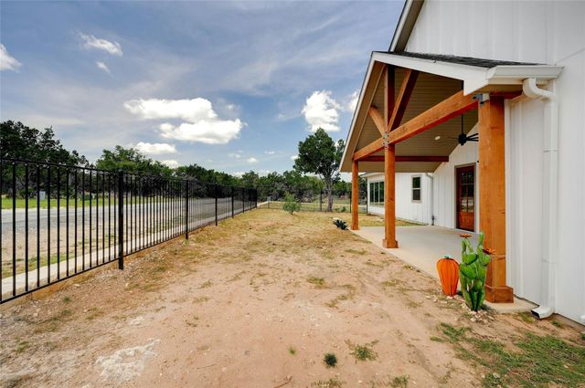 2 Cherokee TRL, Wimberley, TX 78676
