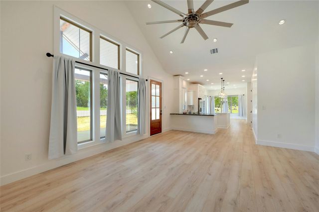 2 Cherokee TRL, Wimberley, TX 78676