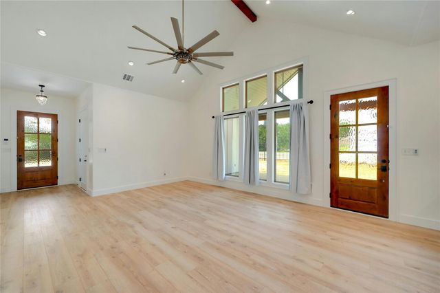 2 Cherokee TRL, Wimberley, TX 78676