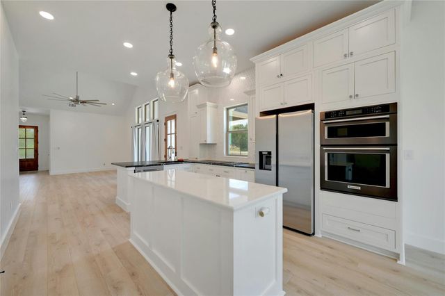2 Cherokee TRL, Wimberley, TX 78676