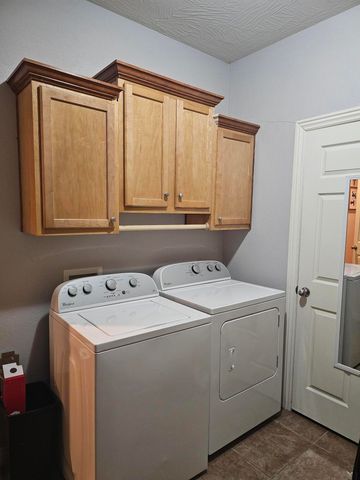 1756 E Charles Street, Republic, MO 65738