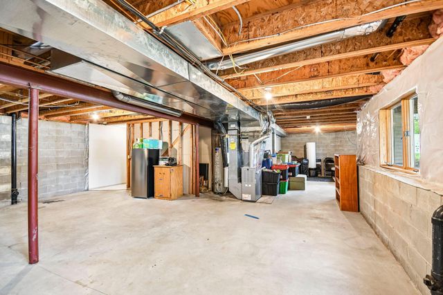 1075 Fallbrook Lane, Woodbury, MN 55125