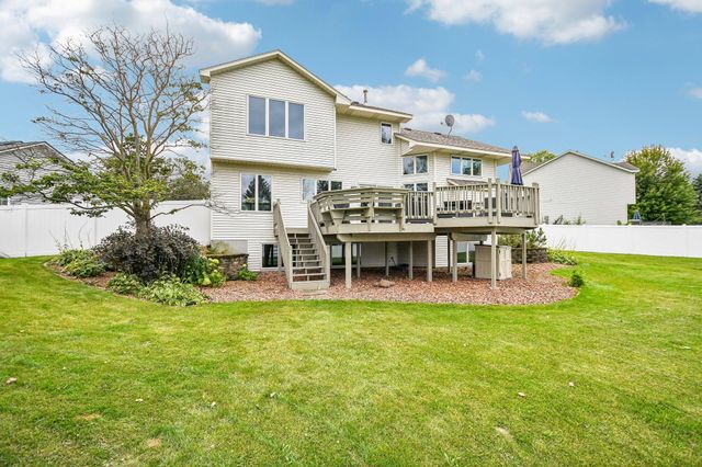 1075 Fallbrook Lane, Woodbury, MN 55125