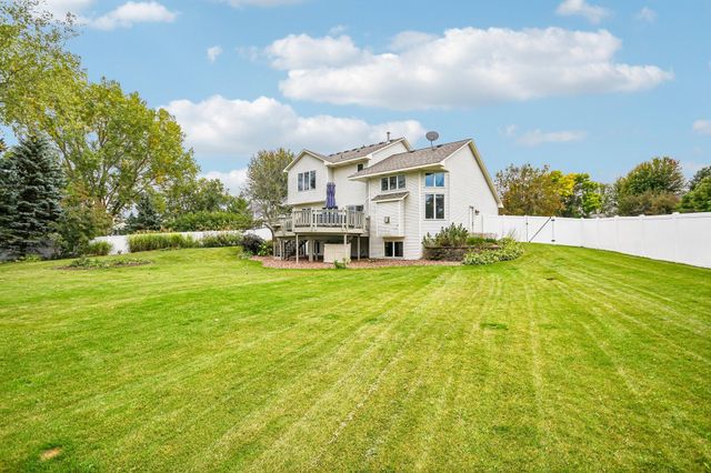 1075 Fallbrook Lane, Woodbury, MN 55125