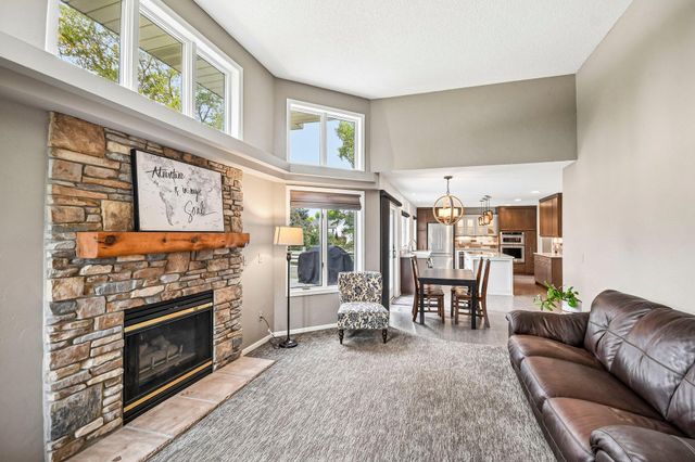 1075 Fallbrook Lane, Woodbury, MN 55125